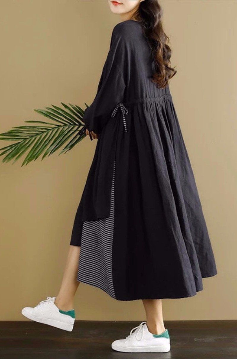 Classic Vintage Dress with a Flattering Fit