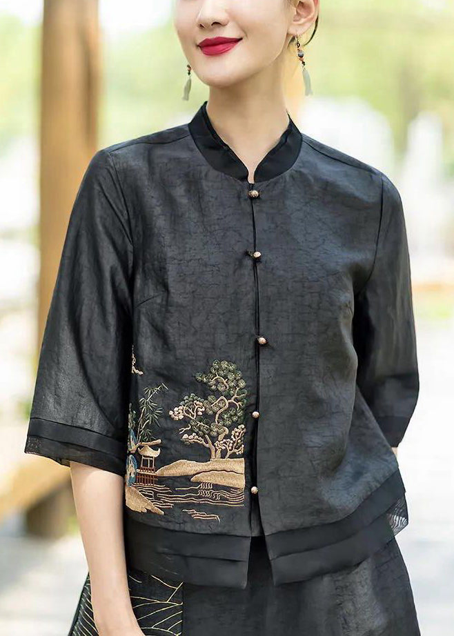 Effortlessly Elegant Top with a Timeless Design