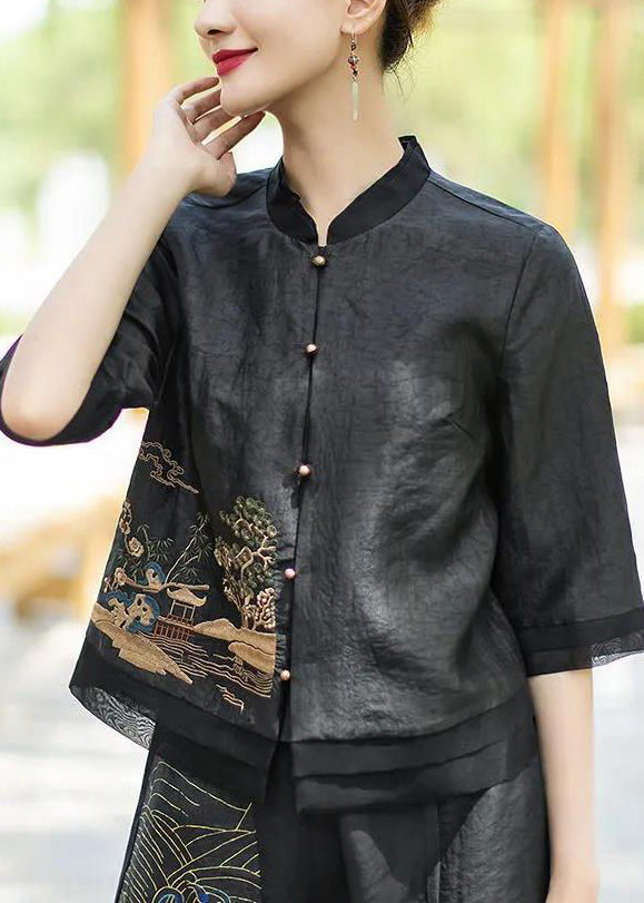 Effortlessly Elegant Top with a Timeless Design