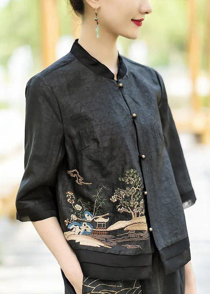 Effortlessly Elegant Top with a Timeless Design