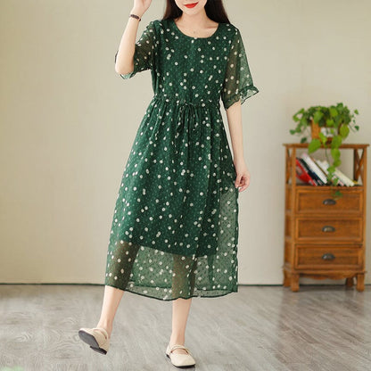 Classic Vintage Dress with a Flattering Fit