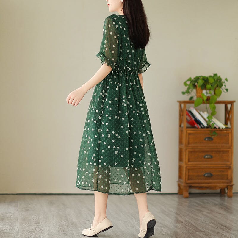 Classic Vintage Dress with a Flattering Fit