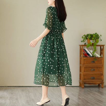 Classic Vintage Dress with a Flattering Fit