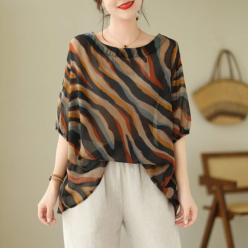 Effortlessly Elegant Top with a Timeless Design