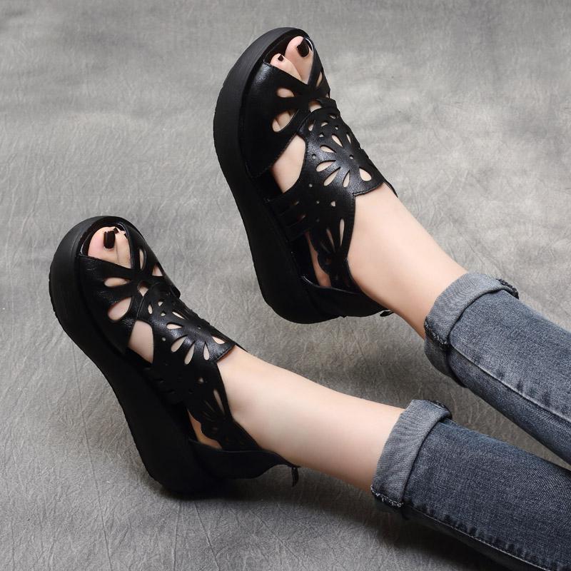 Graceful Orthopedic Sandals for Modern Look