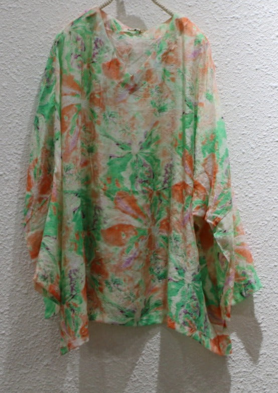 Effortlessly Elegant Top with a Timeless Design
