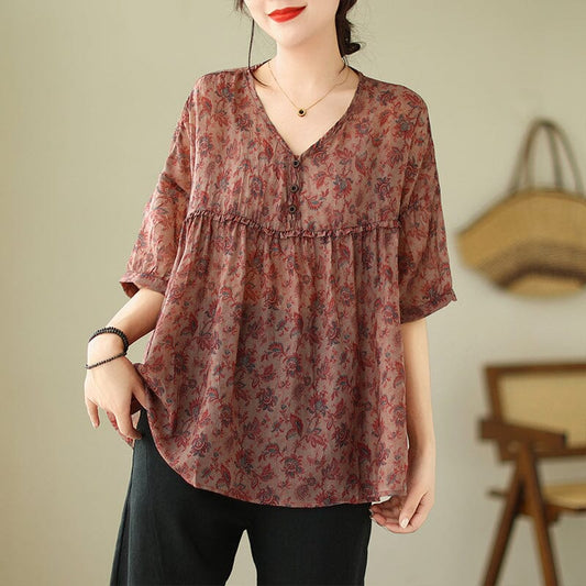 Effortlessly Elegant Top with a Timeless Design