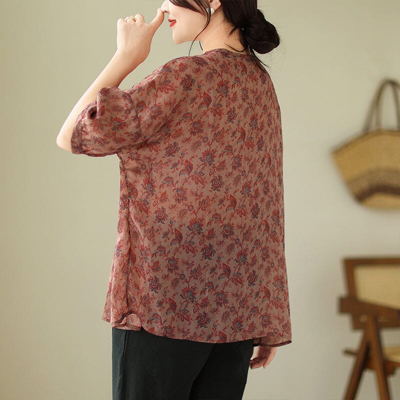 Effortlessly Elegant Top with a Timeless Design