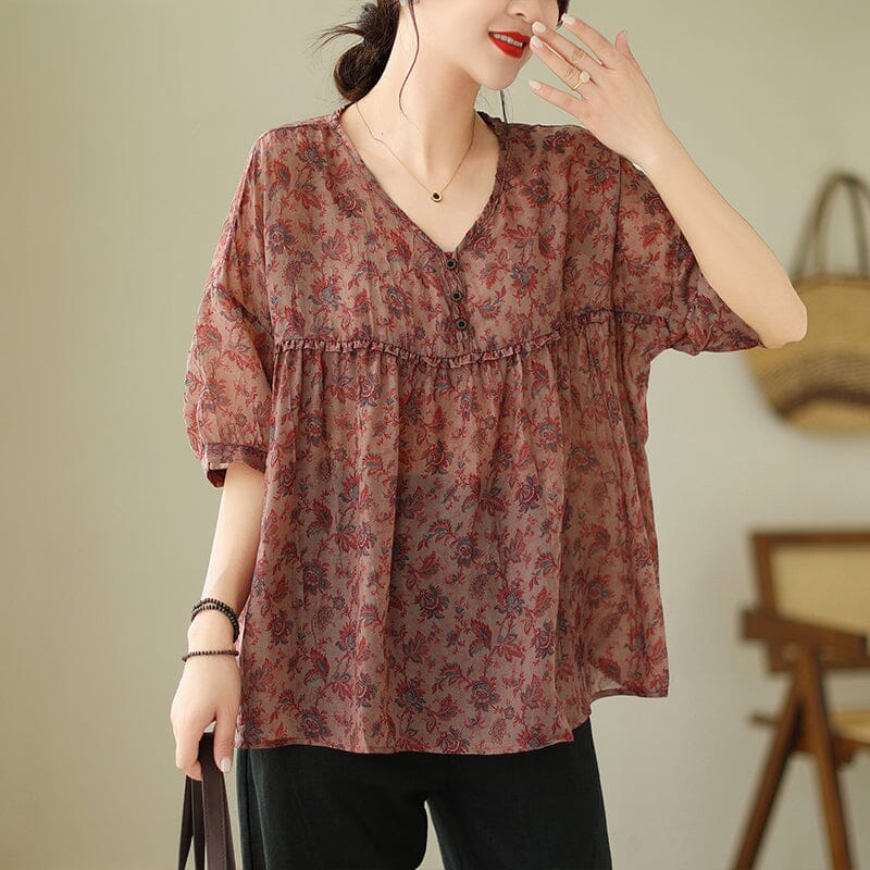 Effortlessly Elegant Top with a Timeless Design