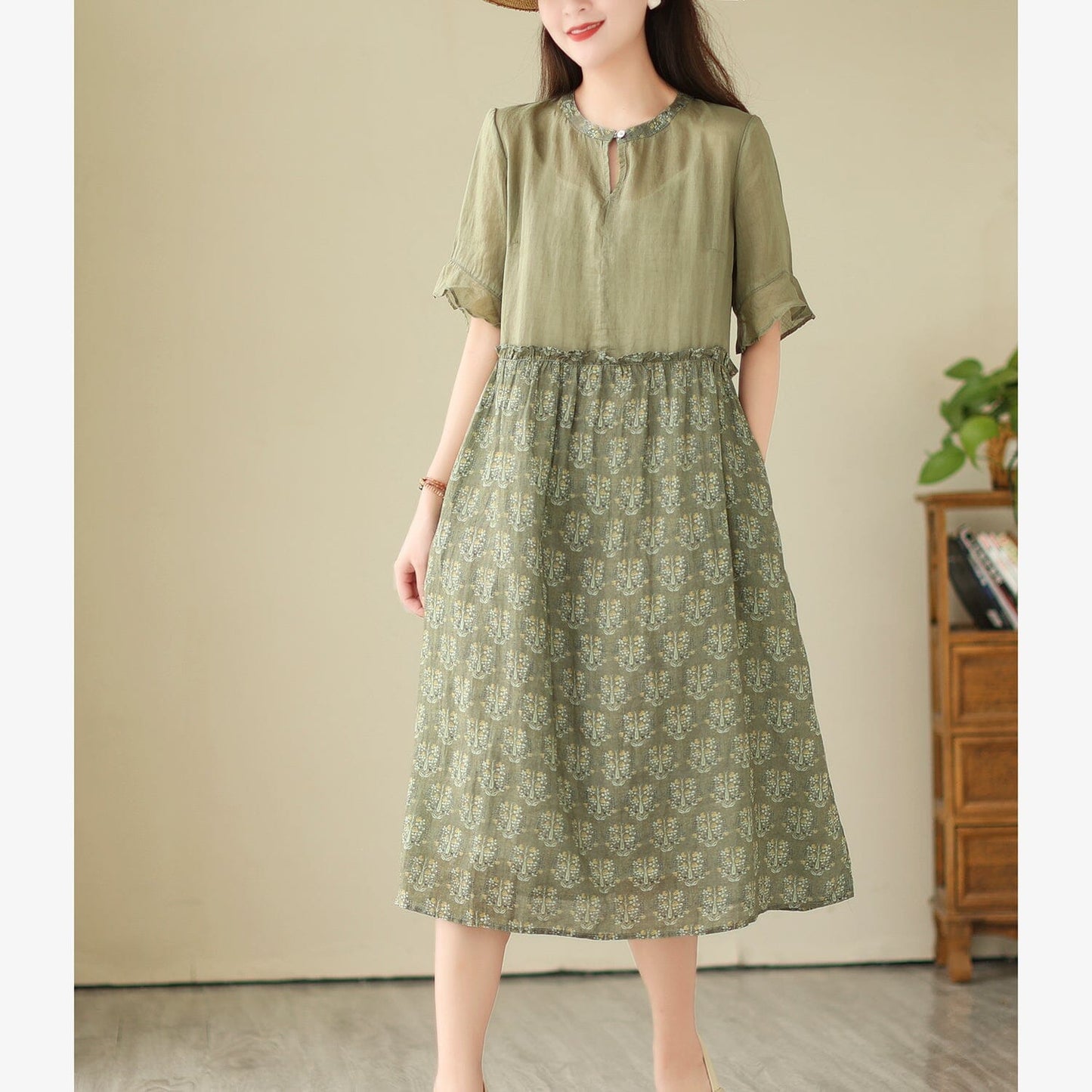 Sophisticated Dress with a Clean Classic Look