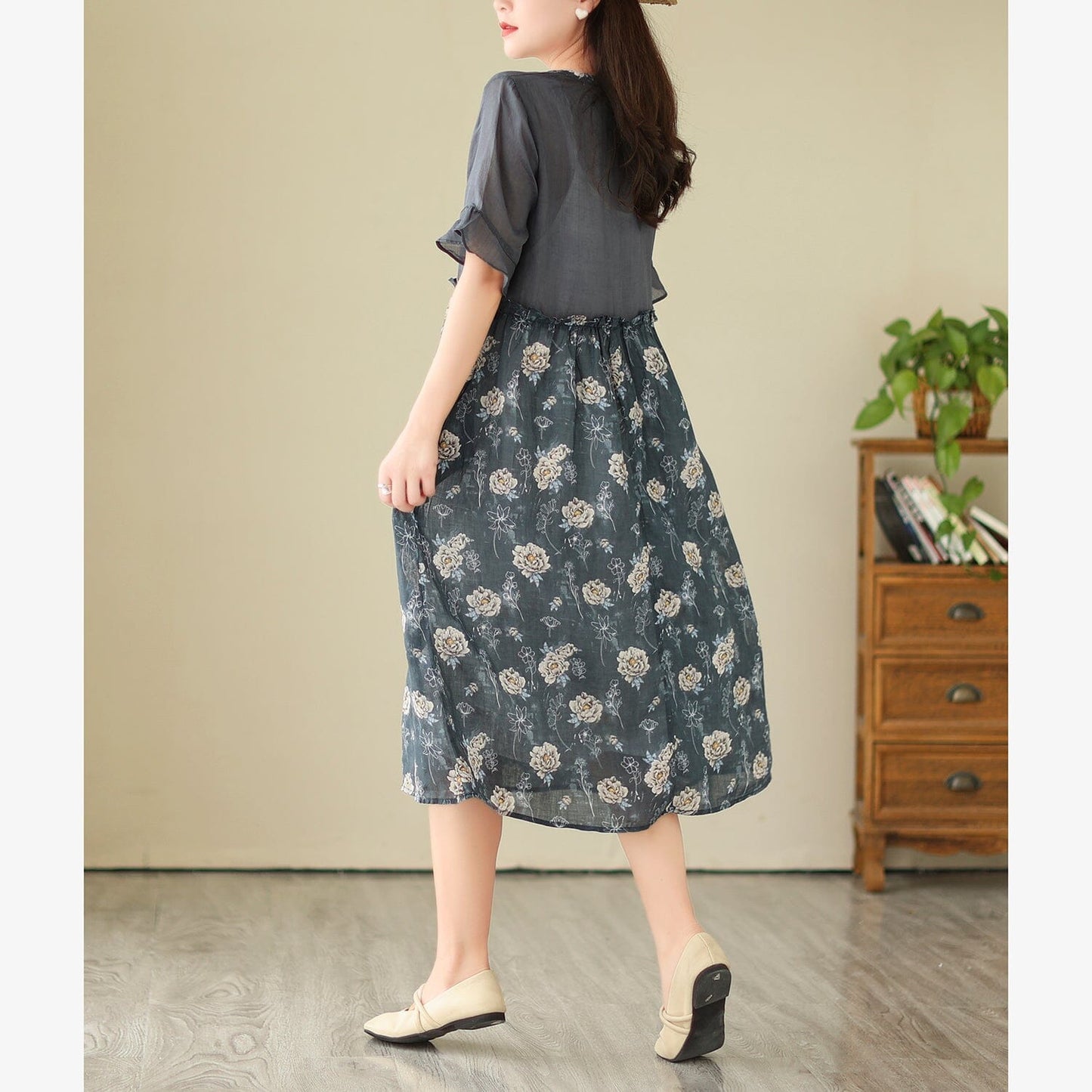 Sophisticated Dress with a Clean Classic Look