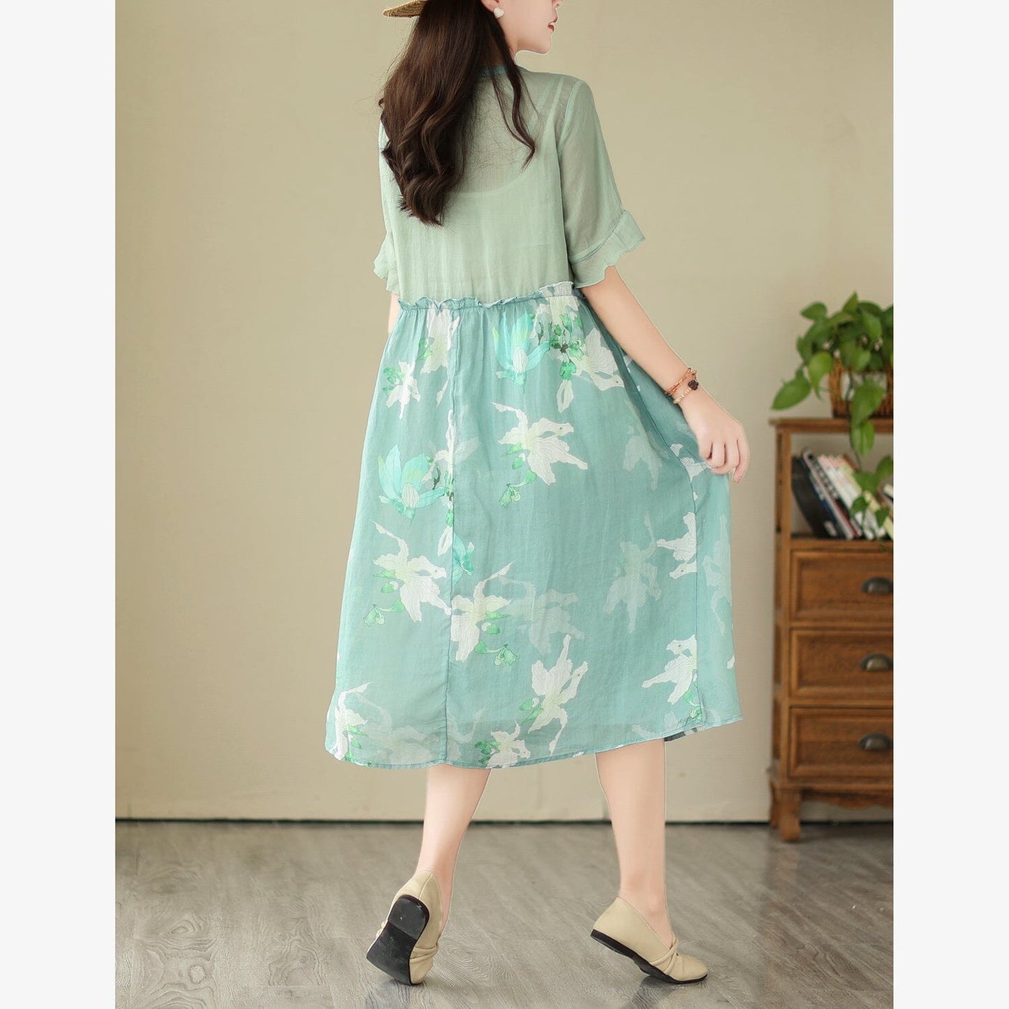 Sophisticated Dress with a Clean Classic Look