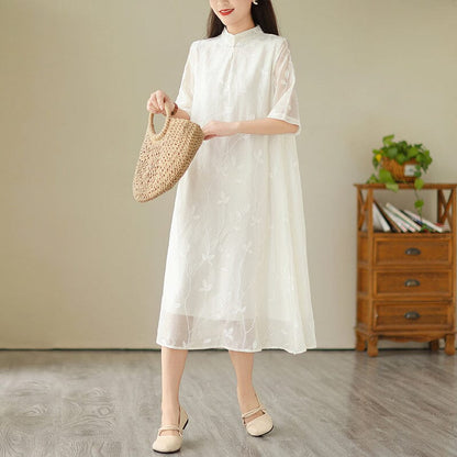 Classic Vintage Dress with a Flattering Fit