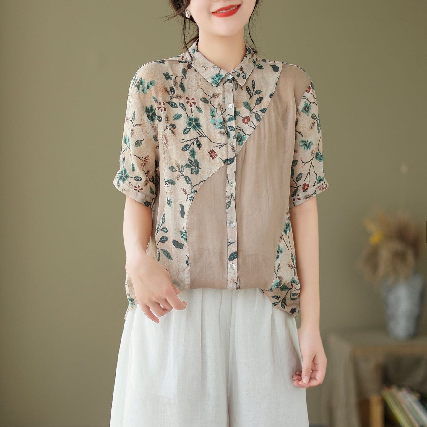 Sophisticated Blouse with a Clean Classic Look