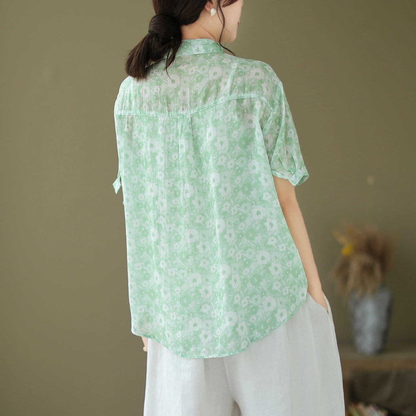 Sophisticated Blouse with a Clean Classic Look