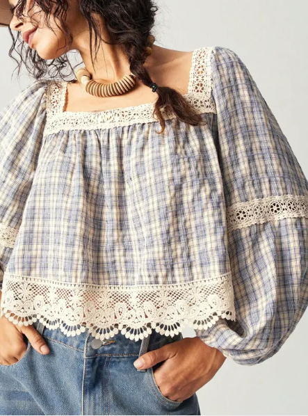 Elegantly Styled Blouse for Everyday Wear