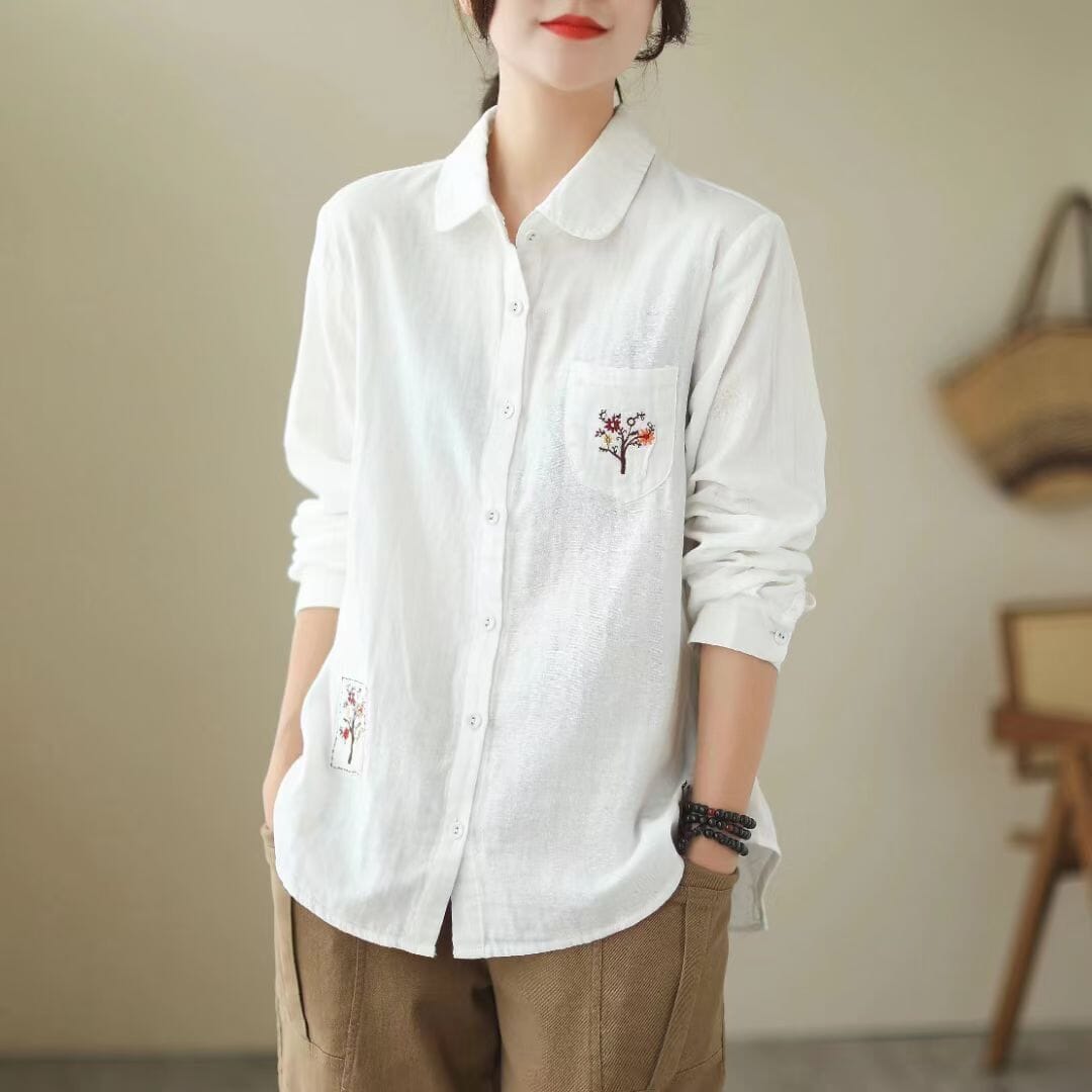 Classic Vintage Blouse with a Flattering Fit
