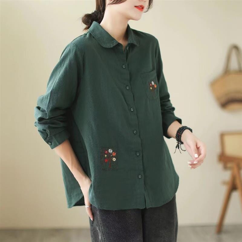 Classic Vintage Blouse with a Flattering Fit