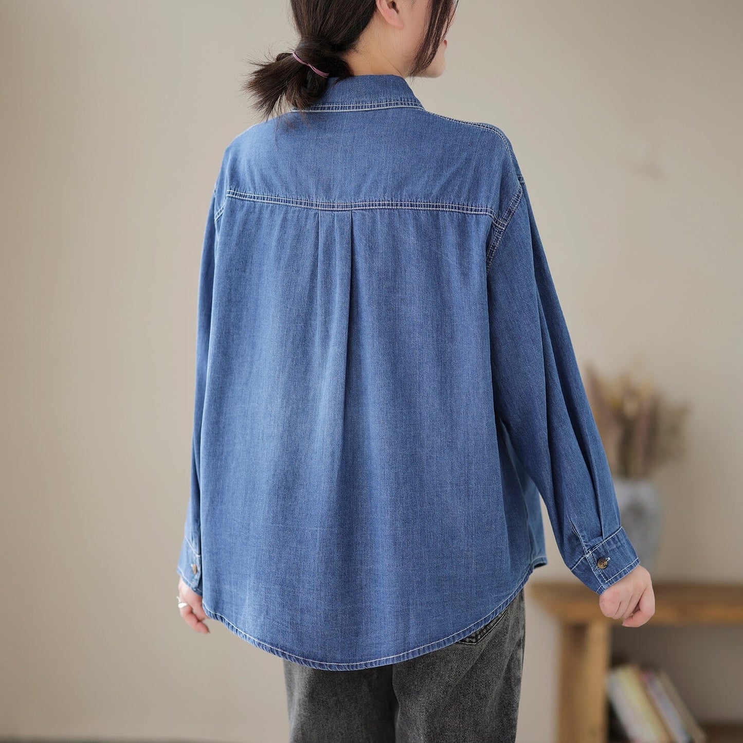 Elegantly Styled Blouse for Everyday Wear