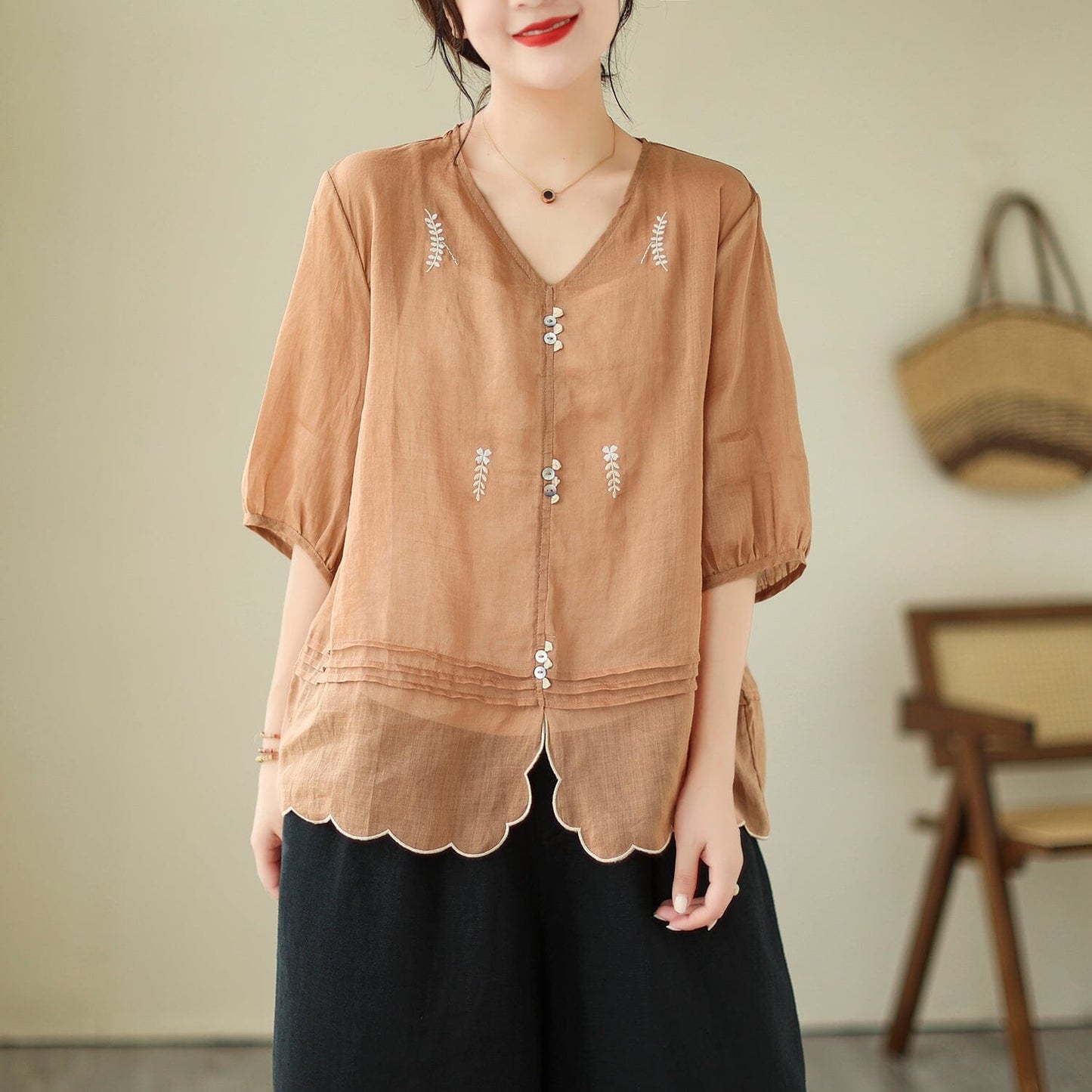 Effortlessly Elegant Top with a Timeless Design