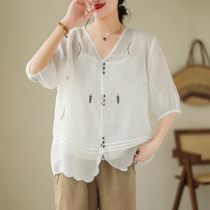 Effortlessly Elegant Top with a Timeless Design