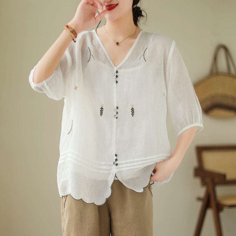 Effortlessly Elegant Top with a Timeless Design