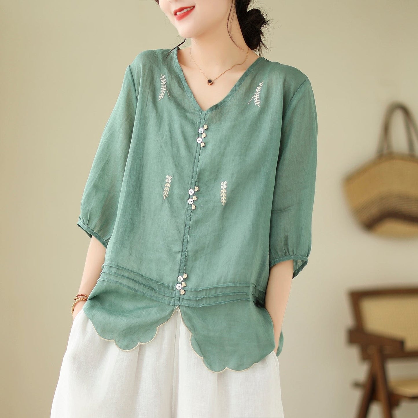 Effortlessly Elegant Top with a Timeless Design