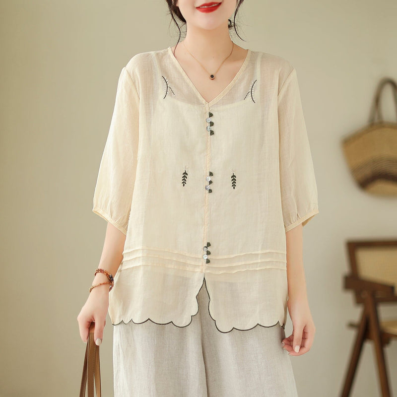 Effortlessly Elegant Top with a Timeless Design