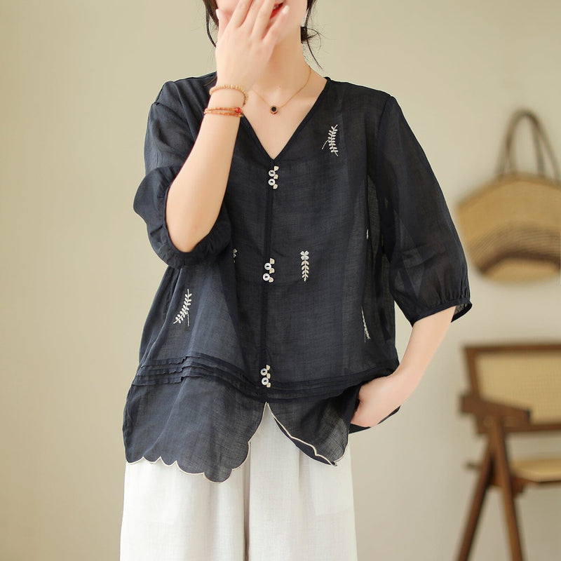 Effortlessly Elegant Top with a Timeless Design