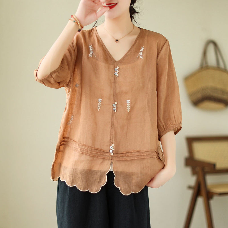 Effortlessly Elegant Top with a Timeless Design