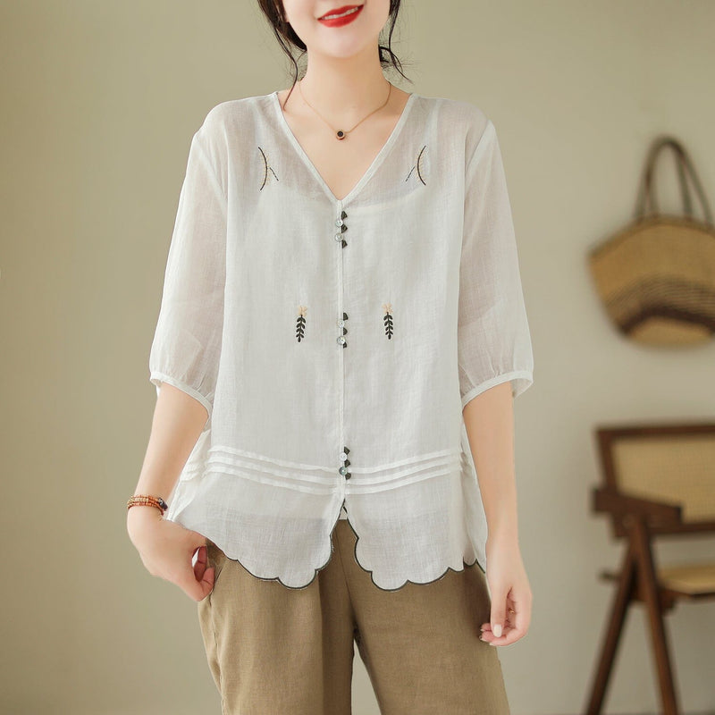 Effortlessly Elegant Top with a Timeless Design