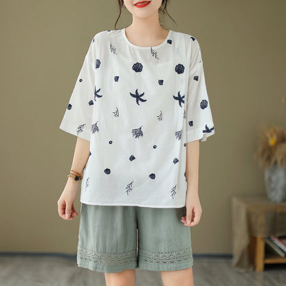 Effortlessly Elegant T-Shirt with a Timeless Design