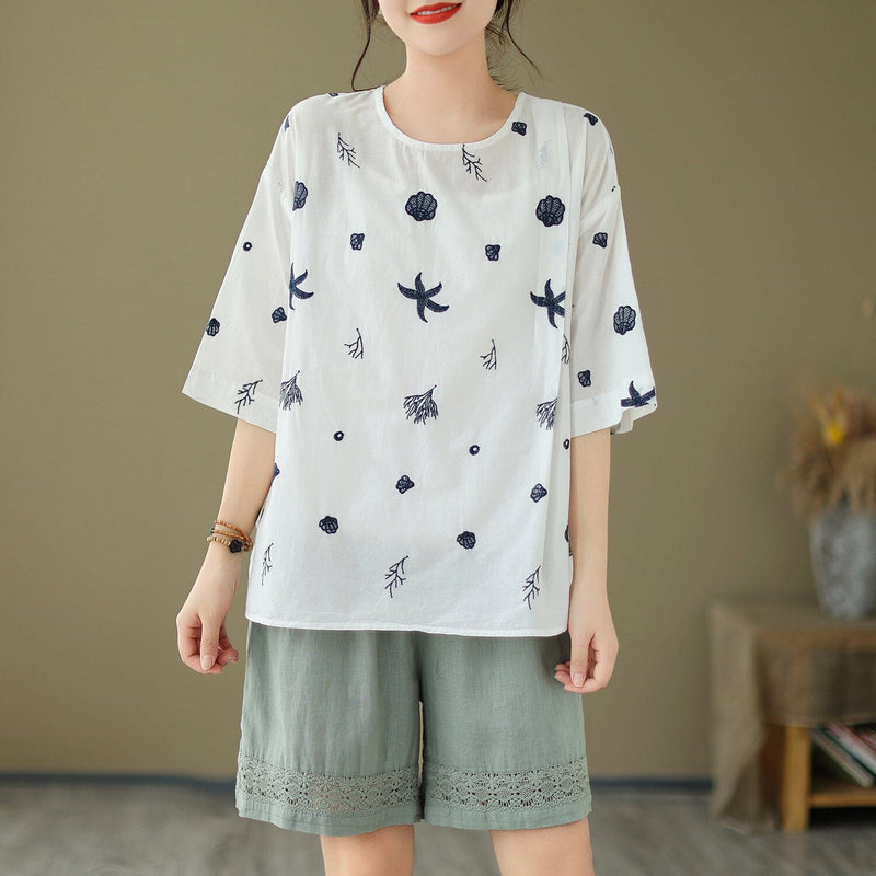 Effortlessly Elegant T-Shirt with a Timeless Design