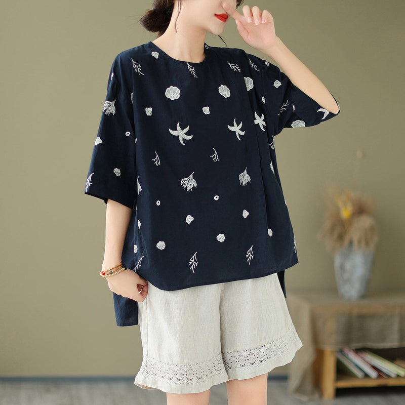 Effortlessly Elegant T-Shirt with a Timeless Design