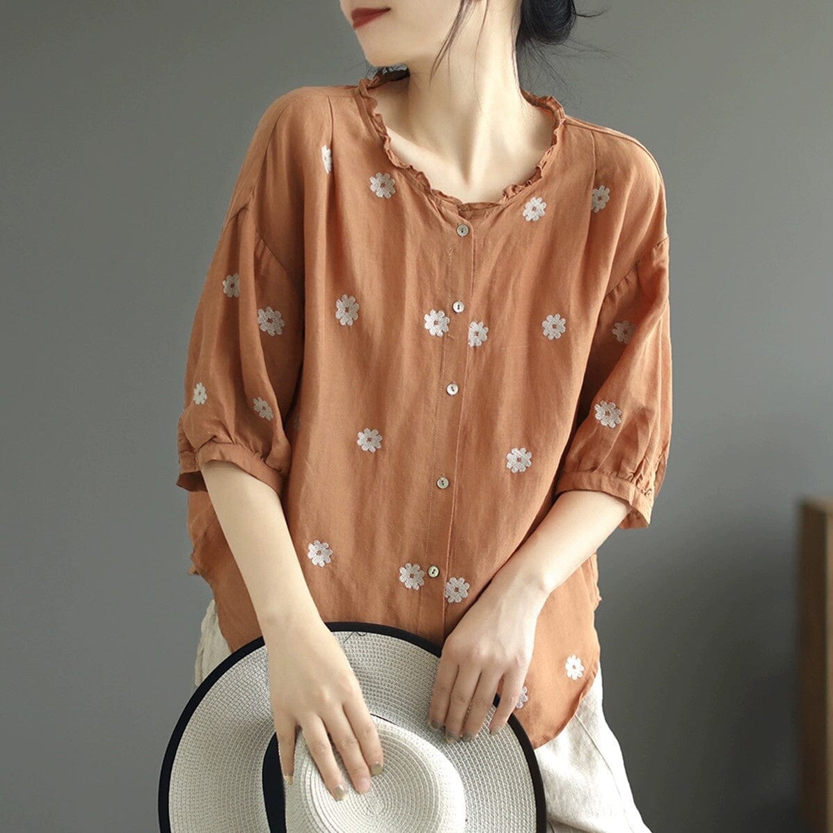 Well Tailored Blouse with a Graceful Silhouette