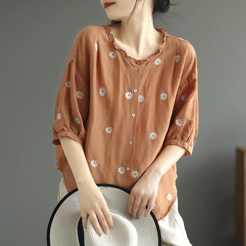 Well Tailored Blouse with a Graceful Silhouette