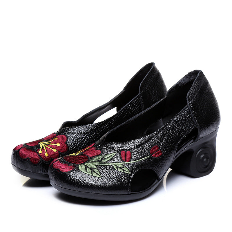 Chic Orthopedic Sandals with Unique Design